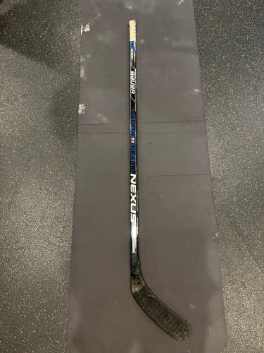 Senior Right Handed PM9  Nexus 6000 Hockey Stick