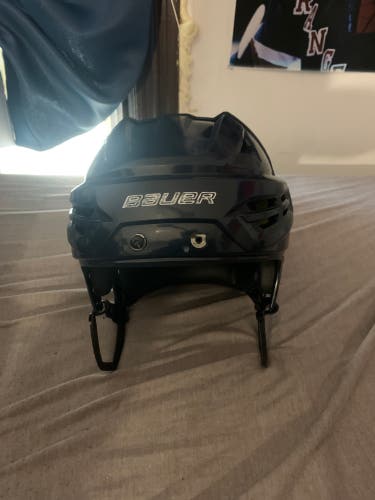 Used Large Bauer  Re-Akt 95 Helmet