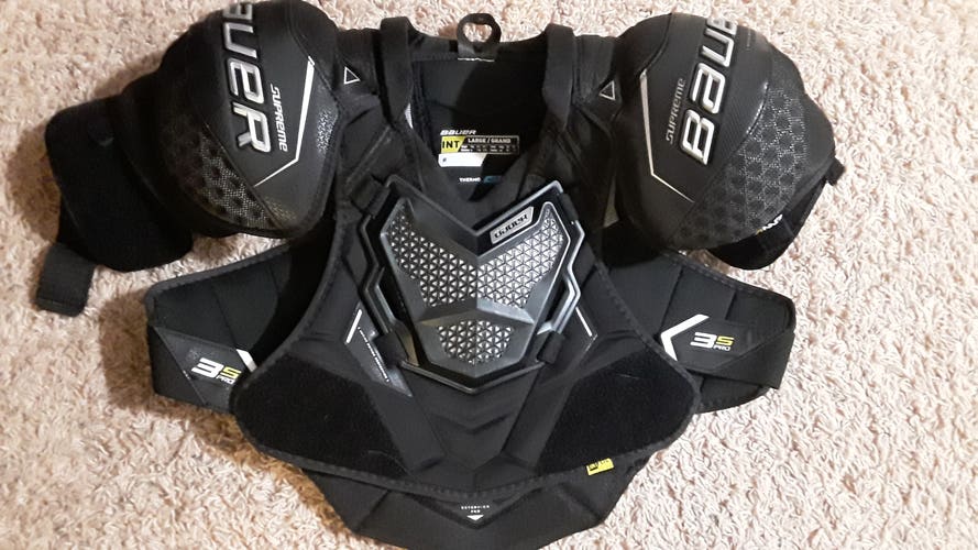 Slightly Used Intermediate Large Bauer Supreme 3S Pro Shoulder Pads
