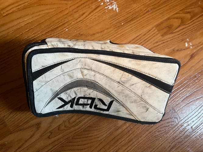 Used Regular Reebok Blocker