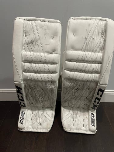 CCM Extreme Flex 4 Hockey Goalie Leg Pads