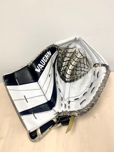 Vaughn SLR2 Pro Carbon Goalie Glove Senior w/INT Internals