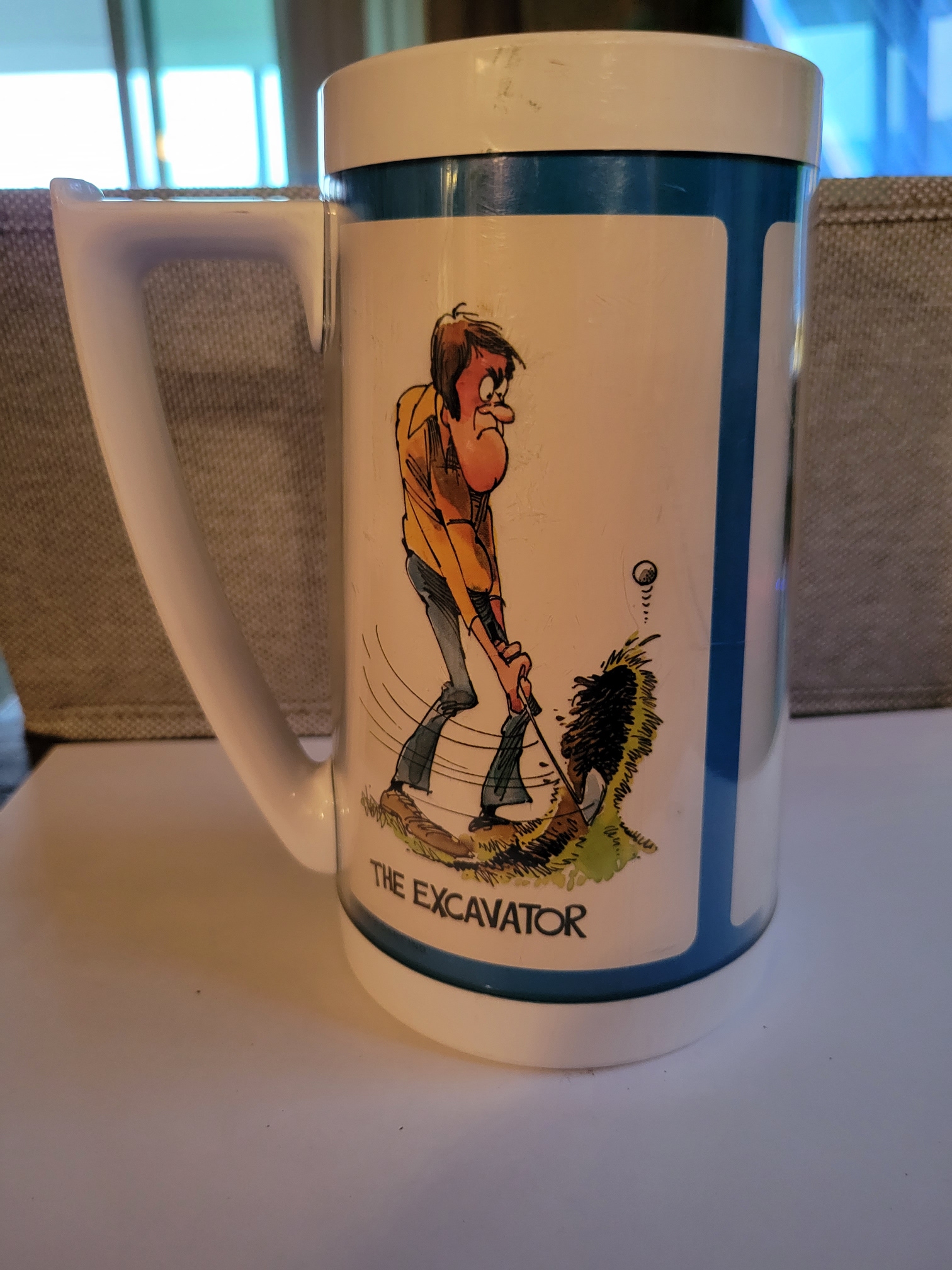 Vintage Thermo Serv Golf Themed Insulated Mug