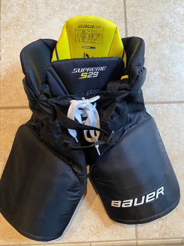 Junior Small Bauer Supreme S29 Hockey Pants