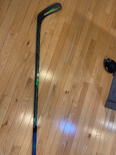 Intermediate Right Handed P92 Nexus ADV Hockey Stick