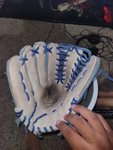 Used Worth Left Hand Throw Outfield Liberty advanced Baseball Glove 12"