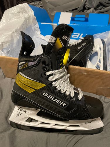 Brand New Bauer Pro Stock Size 9 Fit 2 Supreme UltraSonic Skates