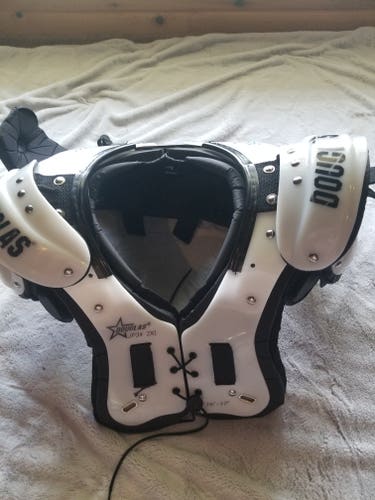 Used Youth XXL Douglas Shoulder Pads