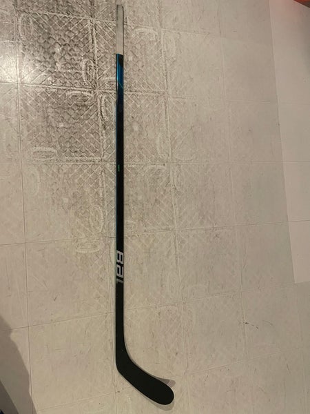 Senior Left Hand P28 Nexus Geo Hockey Stick