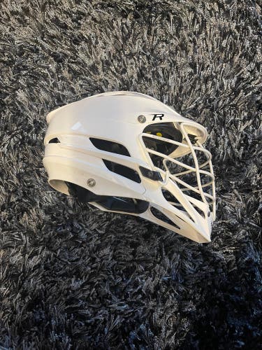 Player's Cascade R Helmet