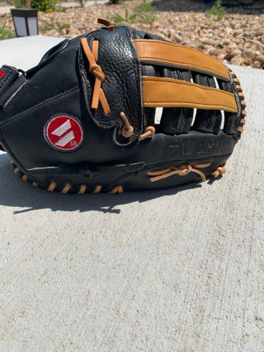 Used Right Hand Throw Worth Outfield W14-2 Baseball Glove 14"