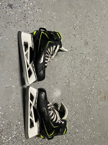 Used Bauer Extra Wide Width  Size 9 GSX Hockey Goalie Skates