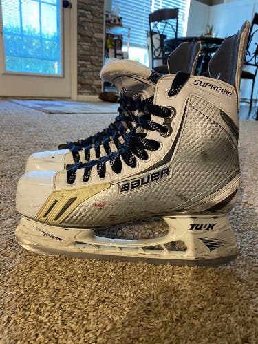 Size 8 Bauer supreme one.6 limited edition