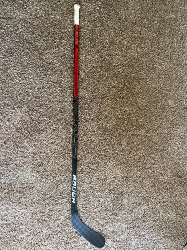 Senior Left Hand P92 Pro Stock Nexus 2N Pro Hockey Stick