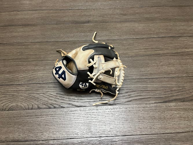 Custom 44 Pro Signature Series 11.75” I Web