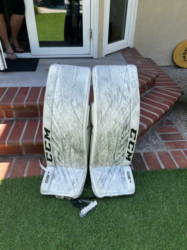 34" CCM  Axis 1.9 Goalie Leg Pads