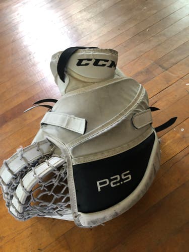 Used CCM Full Right P2.5 Glove and E 4.5 Blocker