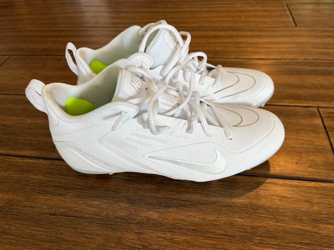 White Adult Used Unisex Size 8.5 (Women's 9.5) Molded Cleats Nike Low Cut Huarache