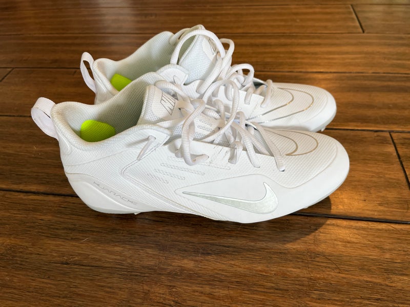 White Adult Used Unisex Size 8.5 (Women's 9.5) Molded Cleats Nike Low Cut Huarache