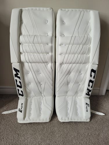 NEW 34" CCM Extreme Flex E4.9 Goalie Leg Pads