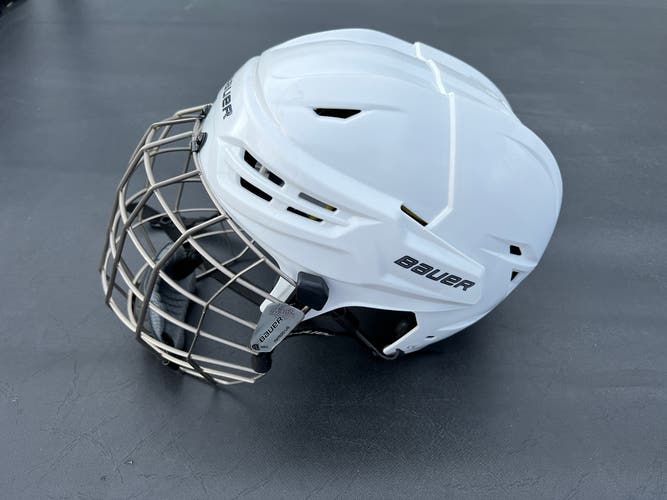 Large Bauer re akt 95 helmet w/ FM7500 Large Cage