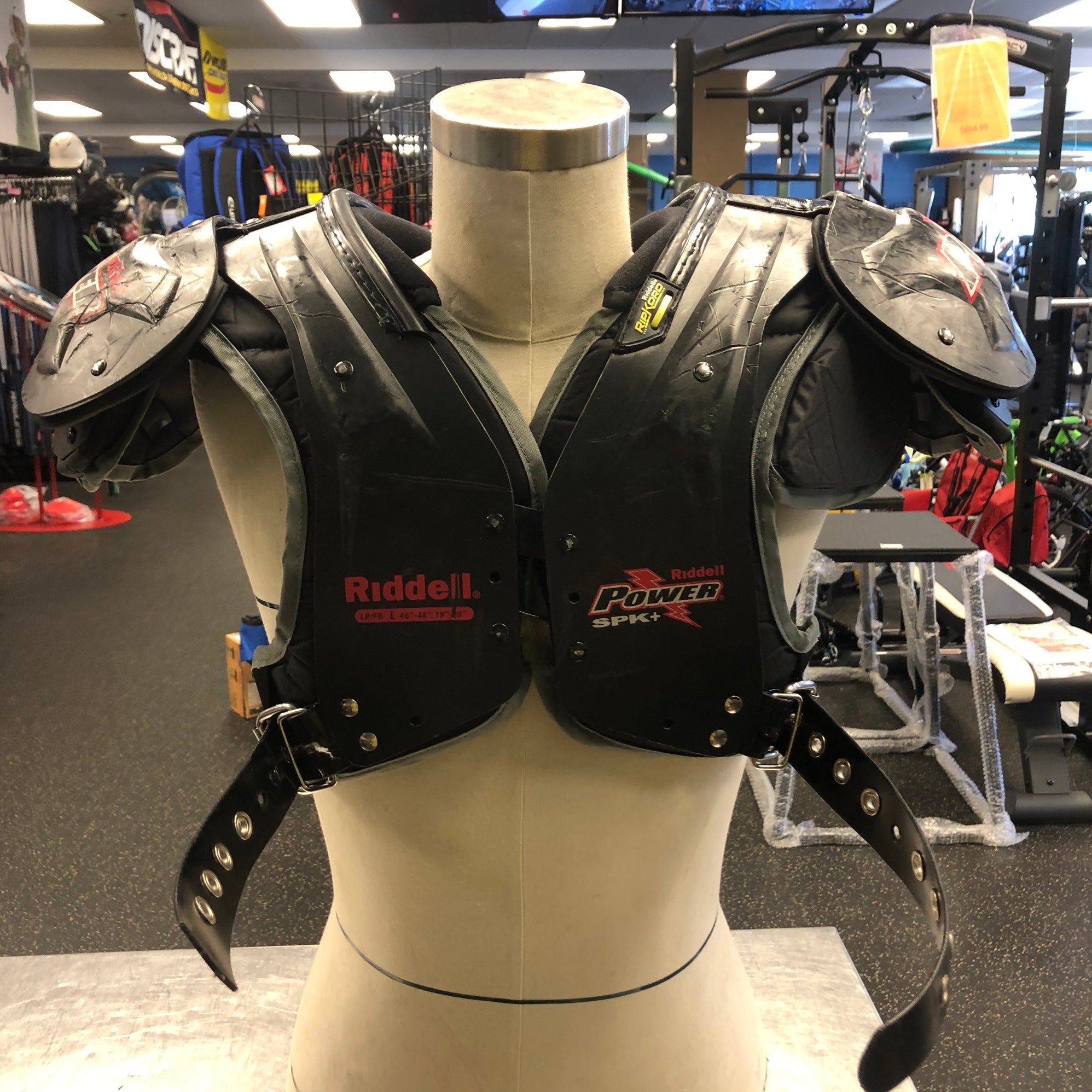 Riddell SPK+ LB/FB Adult Large 19”-20” Football Shoulder Pads