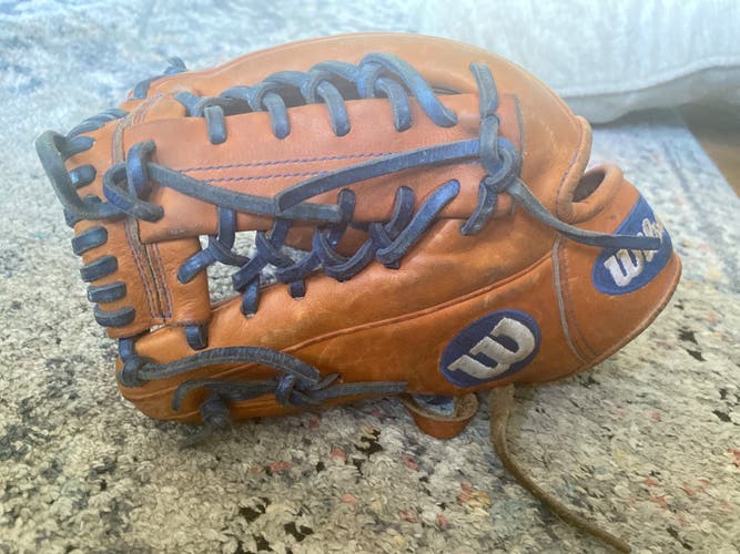 Wilson A2000 1789 Left Hand Throw Baseball Glove