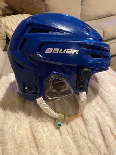 Used Large Bauer Re-Akt 150 Helmet