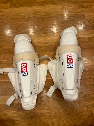 CCM Sg Shin Pads Adult 16.5 In