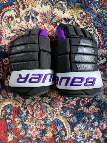 Bauer 14" Pro Stock Nexus 2N Gloves