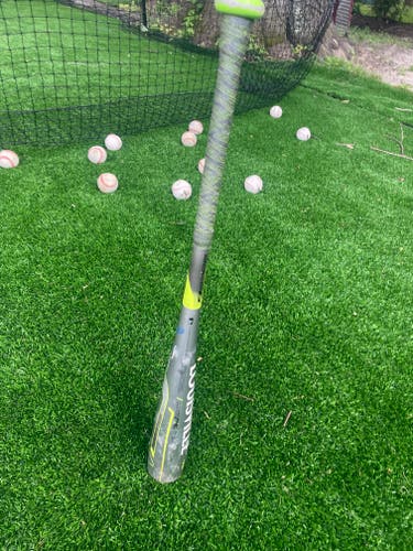 Louisville Slugger Alloy Solo Bat (-11) 17 oz 28"