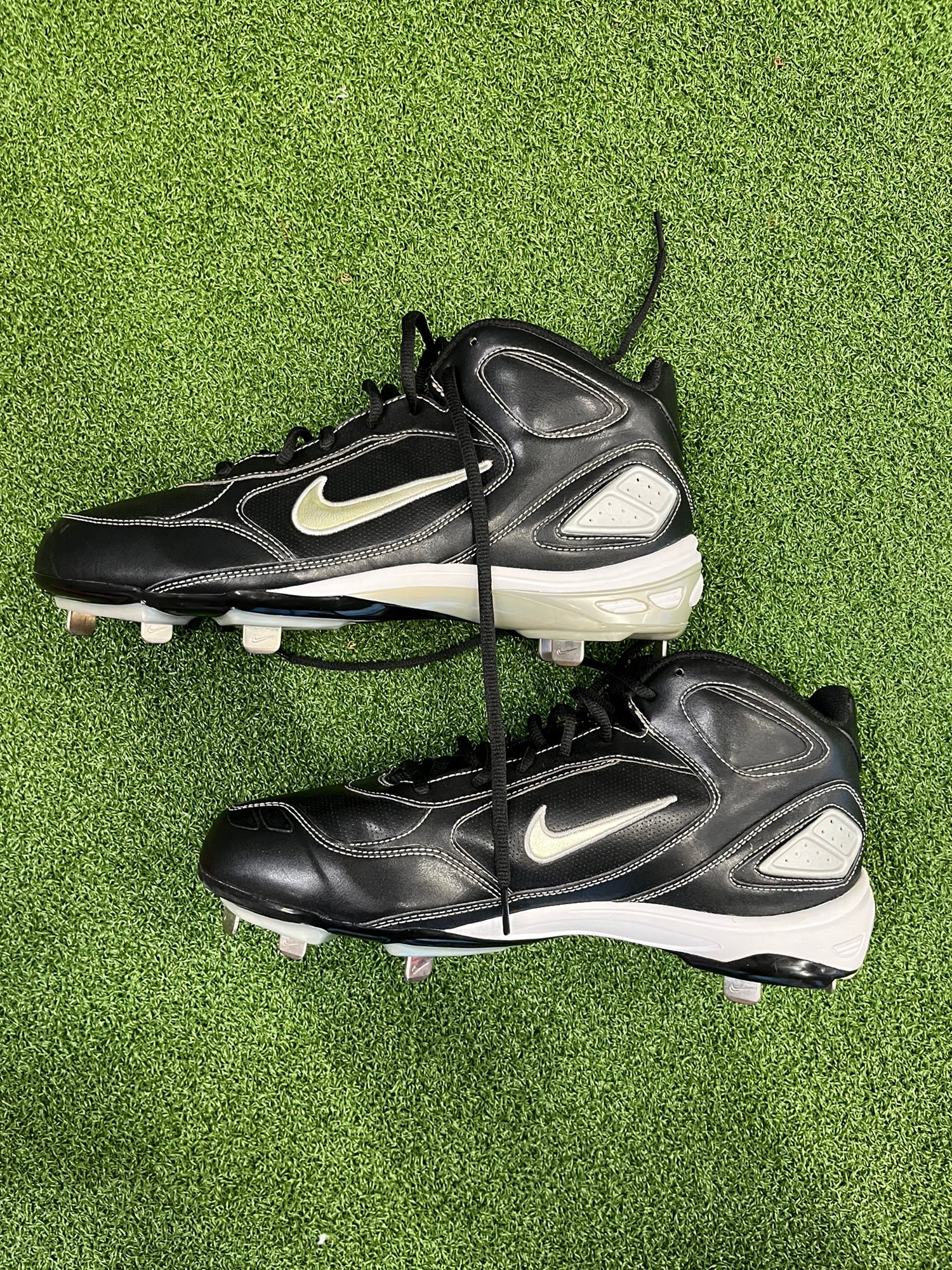 nike retro baseball cleats