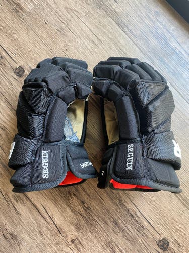 Tyler Seguin Game Used Bauer 14" Vapor 1X Pro Gloves