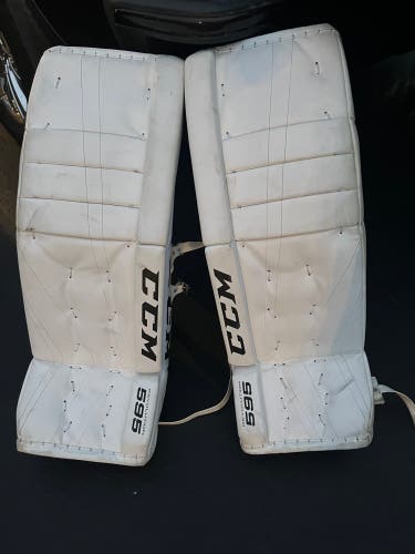 32" CCM revolution 595 Goalie Leg Pads
