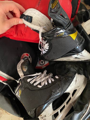 Senior Bauer Regular Width  Size 8.5 Supreme UltraSonic Hockey Skates