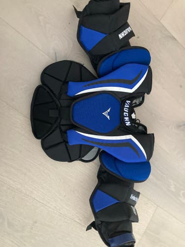 New Medium Vaughn Velocity V6 Goalie Chest Protector