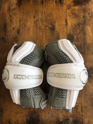 Used Medium/Large Maverik Rome Arm Pads
