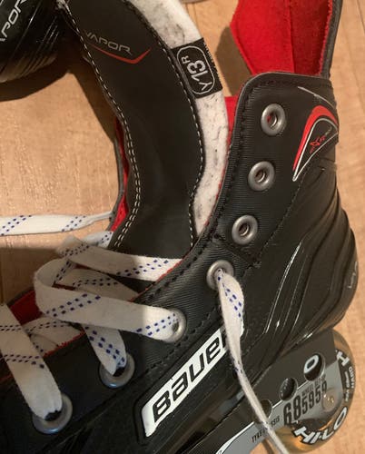 Near New Bauer Youth Size 13 Vapor XR300 Inline Skates