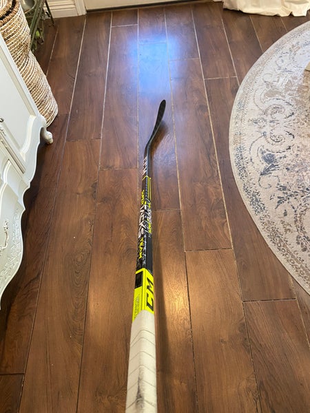 Intermediate Right Handed P29 Super Tacks Team Hockey Stick