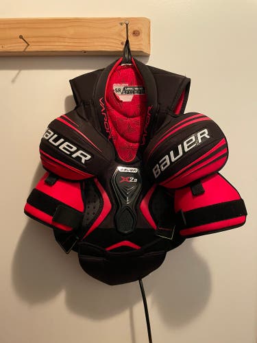 Used Bauer vapor X2.9 shoulder pads size large