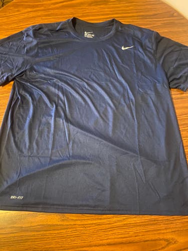 The Nike Tee Pro Dri Fit Men’s XL Shirt