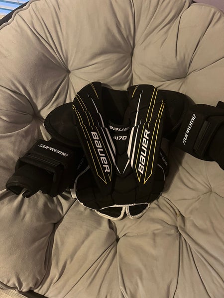 Used Small Bauer Supreme S170 Goalie Chest Protector