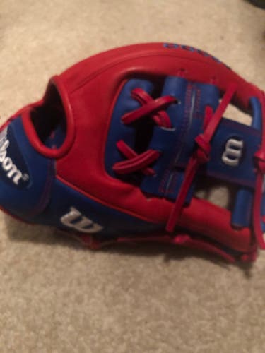 New Right Hand Throw 11.5" A2000 Baseball Glove