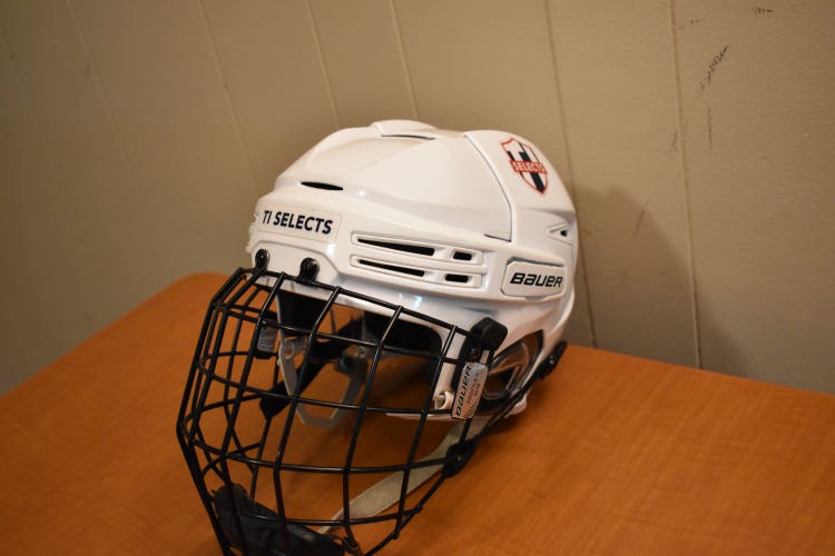 Medium Bauer Re-Akt 75 Helmet
