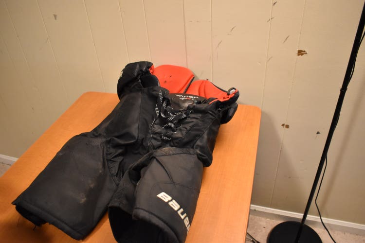 Senior Used Medium Bauer Vapor APX2 Hockey Pants