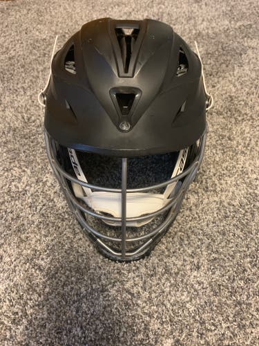 Player's Cascade R Helmet