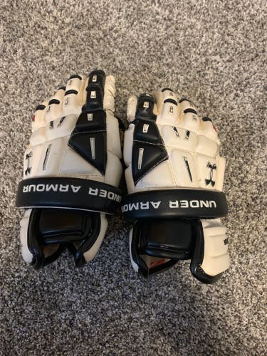 Used Player's Under Armour 10" T22 Player Lacrosse Gloves