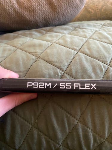 Intermediate Right Handed P92M  Vapor Hyperlite Hockey Stick