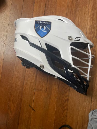 Division 1 Quinnipiac Lacrosse Cascade S Helmet