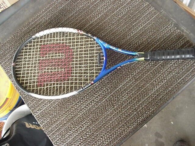 WILSON SOFT SHOCK TITANIUM TENNIS RACQUET W CARRYING CASE EXCELLENT  gw